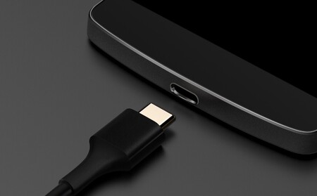 La Comisión Europea da la razón a Apple y propone vender teléfonos móviles sin el cargador