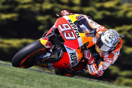 Pole para un Márquez que mete miedo con un cuarto parcial demoledor. Dovizioso décimo primero