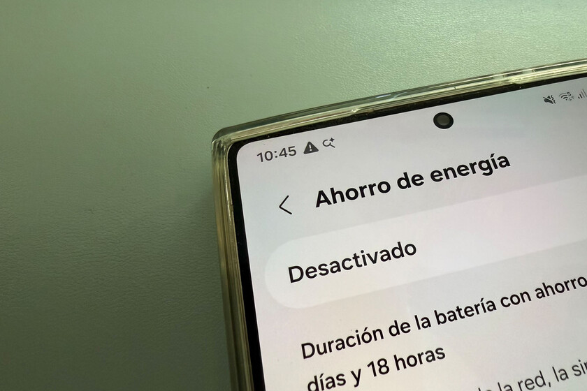 En One UI 8.5, Samsung ha rediseñado el Botón para volver atrás. Ahora es más práctico y libera espacio en la pantalla