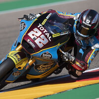 Sam Lowes mete más presión a Moto2 logrando una pole position de récord en MotorLand