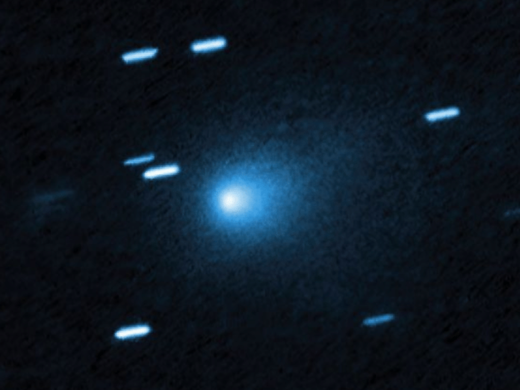 Órbita hiperbólica, mudança de cor, emissão de gases e vindo de fora no nosso Sistema Solar: por que o 3I/ATLAS é tão diferente e ficou tão popular