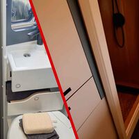 El aseo mágico que se esconde en el armario de la camper y otras ingeniosas soluciones para tener baño completo en el mínimo espacio