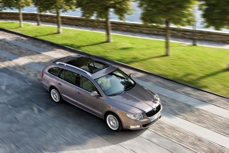 Precios y equipamiendo del Škoda Superb Combi