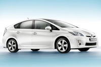 Toyota quiere competir con el Honda Insight creando un híbrido más económico