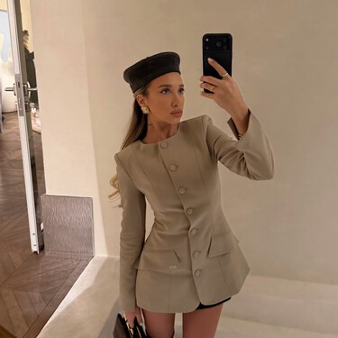 El Corte Inglés desploma el precio del bolso más bonito de Adolfo Dominguez: efecto charol, elegante y muy ponible