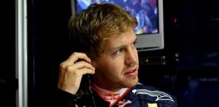 Para Sebastian Vettel hay demasiados botones y mandos en el volante