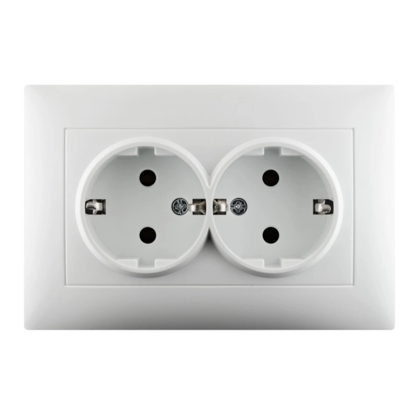 Enchufe monoblock doble LIKA color blanco
