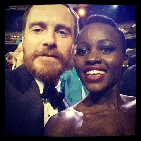 ¿Michael Fassbender y Lupita Nyong’o? ¿Juntos? ¡Qué me dices!