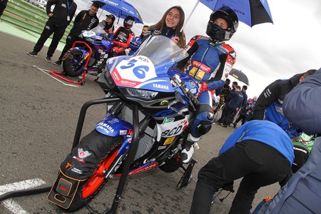 Con Beatriz Neila serán dos las mujeres confirmadas para mundial de Supersport 300 2019 (de momento)