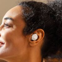 No soporto que los auriculares se me caigan de las orejas, y estos Samsung con "aletas de tiburón" y almohadillas no me han decepcionado