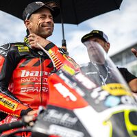 Álvaro Bautista, piloto de Superbikes: "Quizá ha llegado el momento de quitar la norma del peso y penalizar a todas las Ducati" 