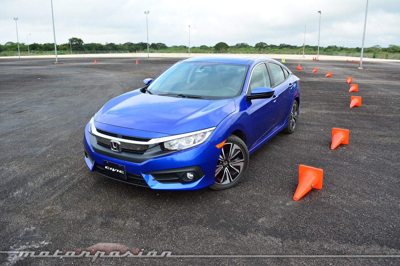 Manejamos el nuevo Honda Civic... y lo peor es que nos gusta