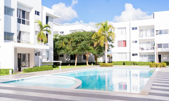 Propietario de una plaza de garaje, pero sin acceso a la piscina: la Ley de Propiedad resuelve una duda muy frecuente entre los vecinos
