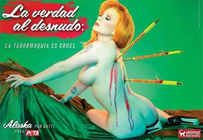 Alaska se desnuda contra la tauromaquia