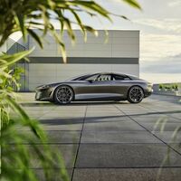 El futuro del Audi A8 ya está aquí: un salón de lujo eléctrico con 750 km de autonomía, 721 CV y un tiesto