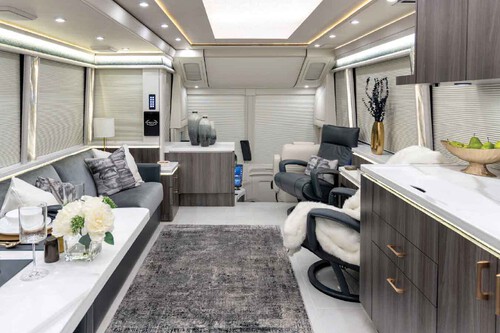 Marathon Coach 1375 01