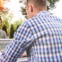 Cogerse vacaciones y seguir conectado, el verano de muchos autónomos