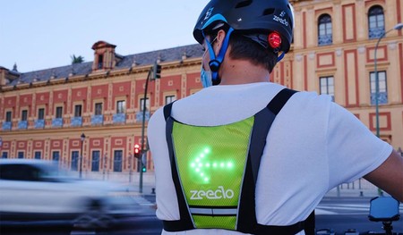 Chalecos con intermitentes LED para bicicleta o patinete eléctrico: lo último en seguridad vial por 27,50 euros