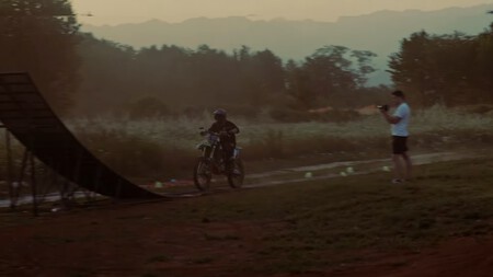 Salto Mortal Encima De Un Avion 002