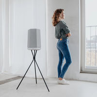 Teufel estrena los altavoces Hotlist M y S: sin batería incorporada, con Alexa y con una llamativa forma hexagonal