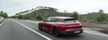 Probamos el Porsche Taycan GTS Sport Turismo: un deportivo familiar y eléctrico que parece perfilarse como el coche total