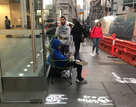 Da igual que aún no lo hayan presentado: ya hay cola en Sydney para comprar el nuevo iPhone