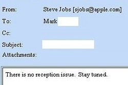 Steve Jobs sobre el iPhone 4: «no hay problema de cobertura»