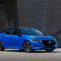 El Nissan Sentra 2024 se actualiza y no tarda en llegar a México con imagen fresca y ajustes de equipo