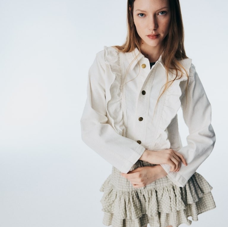 Cazadora denim con volantes 