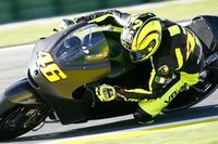 Valentino Rossi acaba con los rumores y pasa por el quirófano