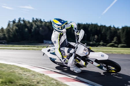 Husqvarna 701 Ride Out1