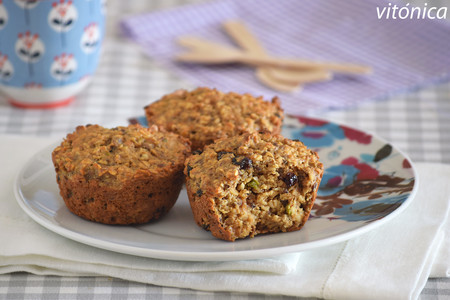 Muffins fitness de avena, mantequilla de cacahuete, semillas y frutos secos: receta saludable