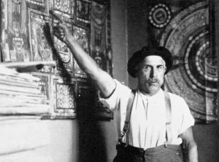 Adolf Woelfli Adolf Woelfli In Seiner Zelle Neben Seinem Buecherstapel 1921 2 768x568