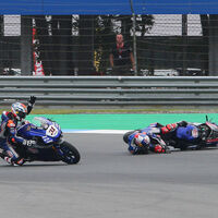 Alta tensión en Yamaha con Garrett Gerloff tras el accidente que le puede costar un mundial a Toprak Razgatlioglu 