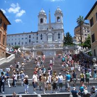 Roma prohibe sentarse en las escaleras de la Plaza de España