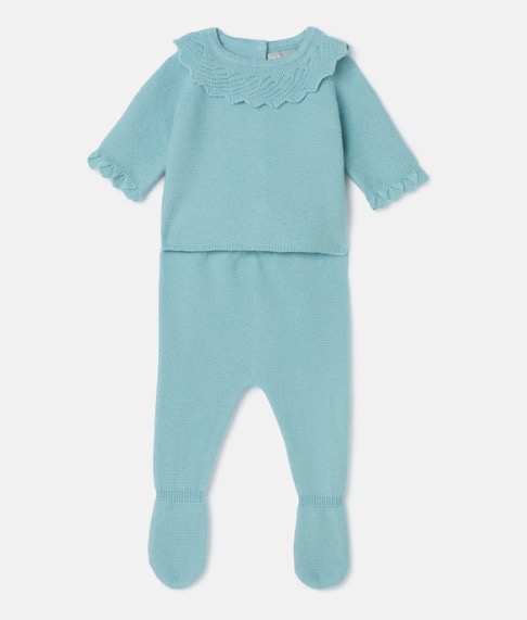 Conjunto de bebé en tricot con caladitos