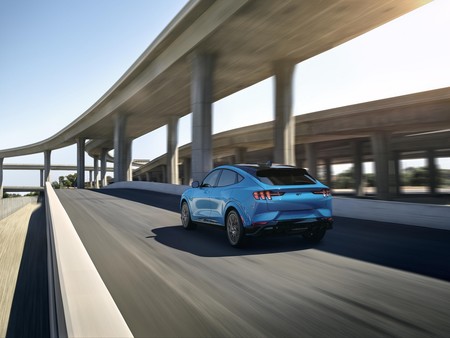 Ford Mustang Mach E 2020 23