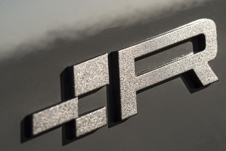 SEAT Leon ST Cupra R logo