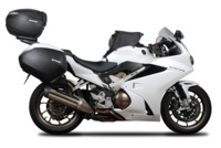 SHAD prepara la Honda VFR800F para viajar