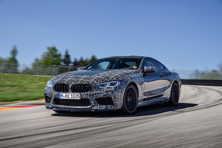El nuevo BMW M8 Coupé nos enseña en vídeo algunas de sus novedades, aún atiborrado de camuflaje