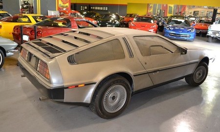 DeLorean DMC-12