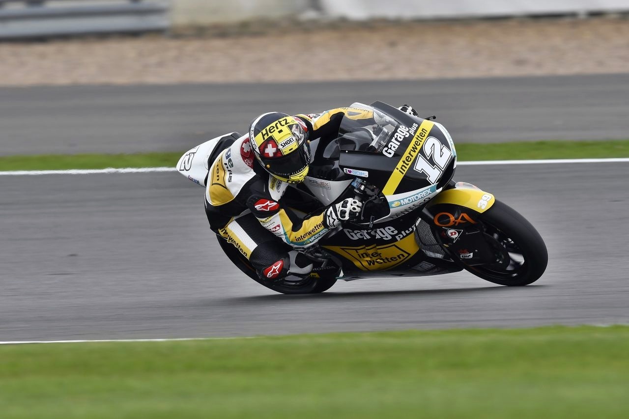 Thomas Luthi sorprende en Silverstone y Johann Zarco vuelve a las andadas