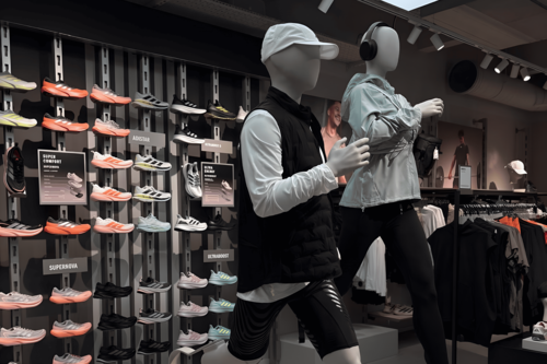 Adidas trae de vuelta su mítico outlet y esto es todo lo que hemos fichado a mitad de precio  