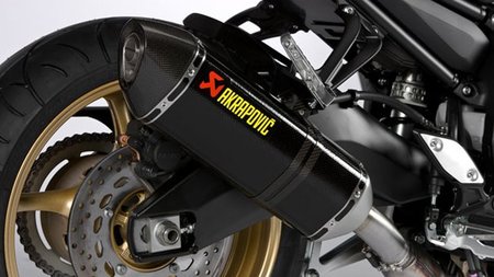 Detalle del escape Slip-on de Akrapovic