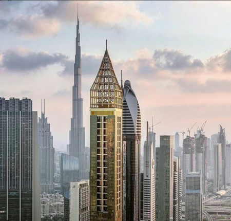 Dormir tocando el cielo: inauguran en Dubai el hotel más alto del mundo