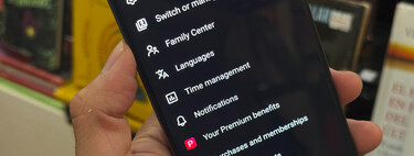 Tu Samsung puede tener YouTube en inglés y el resto del teléfono en español: así puedes hacerlo 