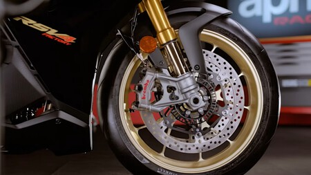 Aprilia Rsv4 Factoru Ultra Black 2022 001