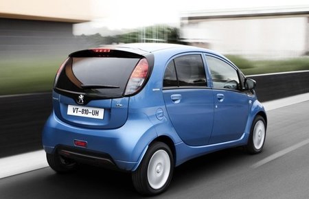 Peugeot iOn trasera