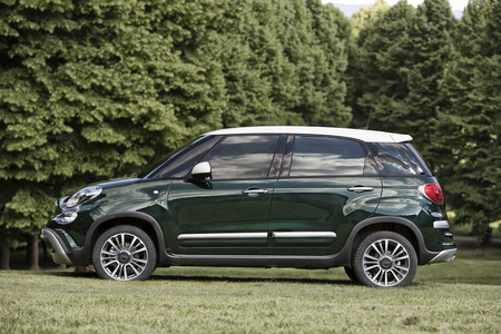 Probamos el renovado Fiat 500L: más moderno, grande y tecnológico de lo que nadie imaginó en 1957