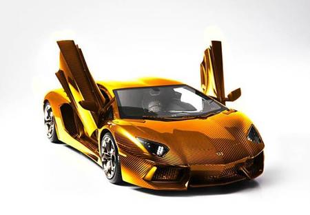 Dubái lo hace de nuevo: Un Lamborghini Aventador de 7.5 millones de dólares cubierto de oro